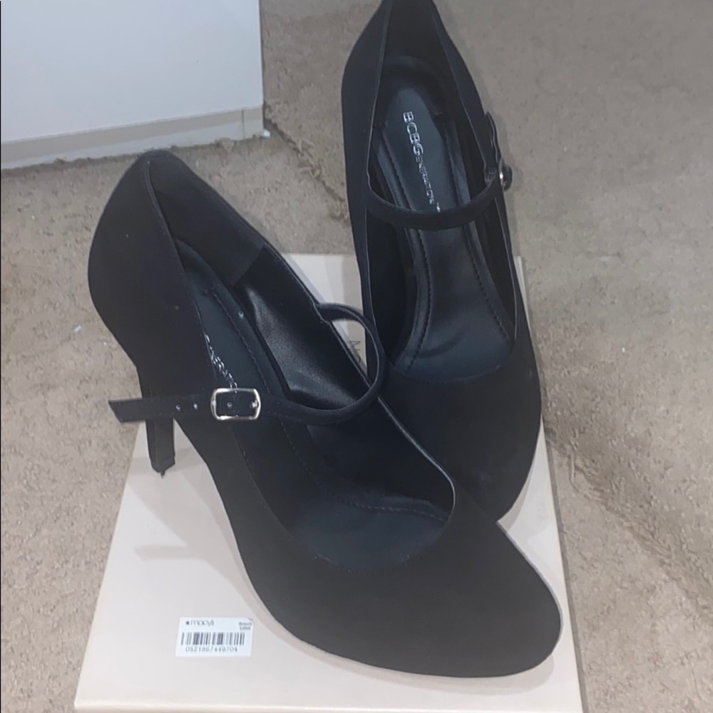 BcBgGeneration black suede Mary Jane pumps sz 8.5